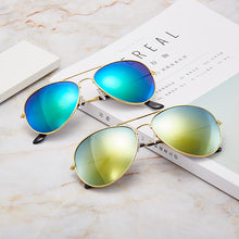 Load image into Gallery viewer, Polarized Clip On Sunglasse - Astrata Trial Store
