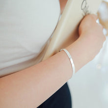 Load image into Gallery viewer, Sterling 925 Silver Ladies Bracelet - Astrata Trial Store
